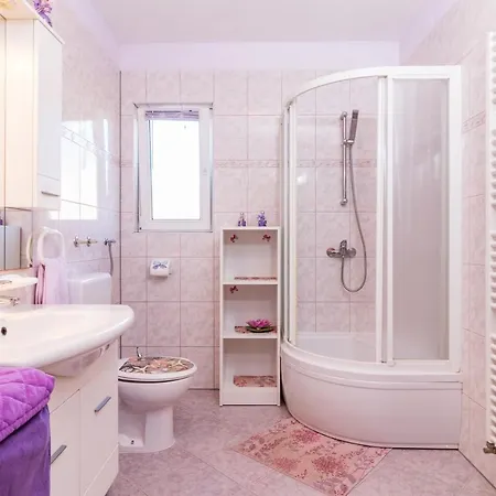 Valentina-no Groups Apartment