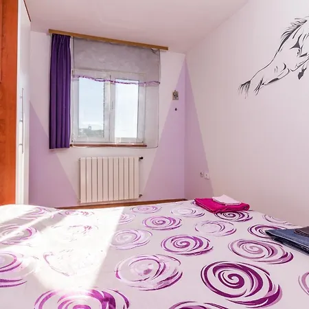 Valentina-no Groups Apartment