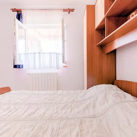 Apartment Kliman-no Groups Banjole