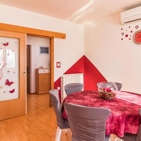 Valentina-no Groups Apartment Banjole