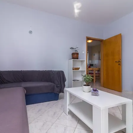 Valentina-no Groups Apartment Banjole